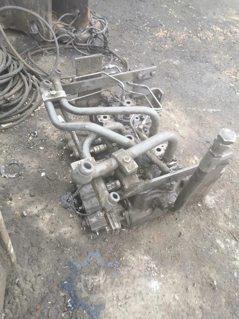 image2_ Hitachi EX210.jpg